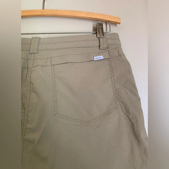 Eddie Bauer Horizon Skort - Size 4- tan khaki - Picture 4 of 7